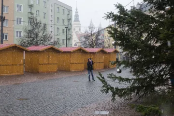 Vláda schválila čerpání příspěvků na náhrady mezd z Antiviru