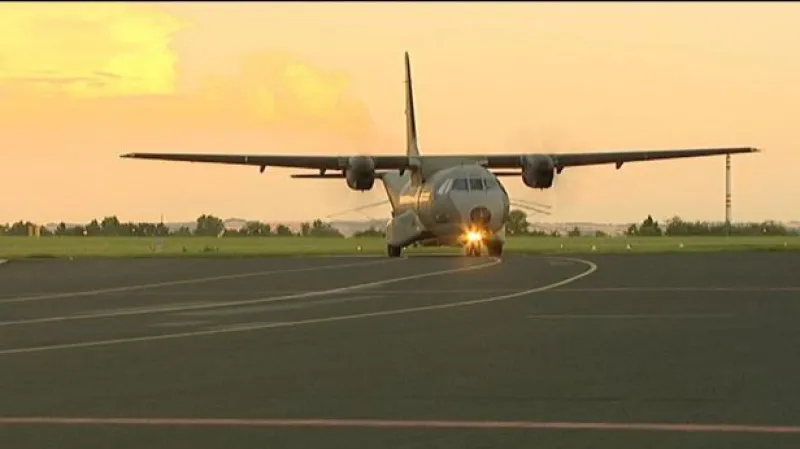 Česká vláda vyšle do Kyjeva dva vládní speciály