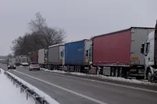Polští zemědělci přerušili blokádu na hranici s Ukrajinou, autodopravci pokračují i přes Vánoce