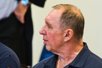 Soud podmíněně propustil Petra Kotta. „Budu čekat na ženu,“ řekl po odchodu z věznice