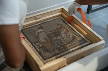 Do Pompejí se vrátila erotická mozaika, kterou ukradl důstojník wehrmachtu