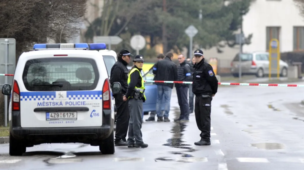 Policie místo útoku uzavřela
