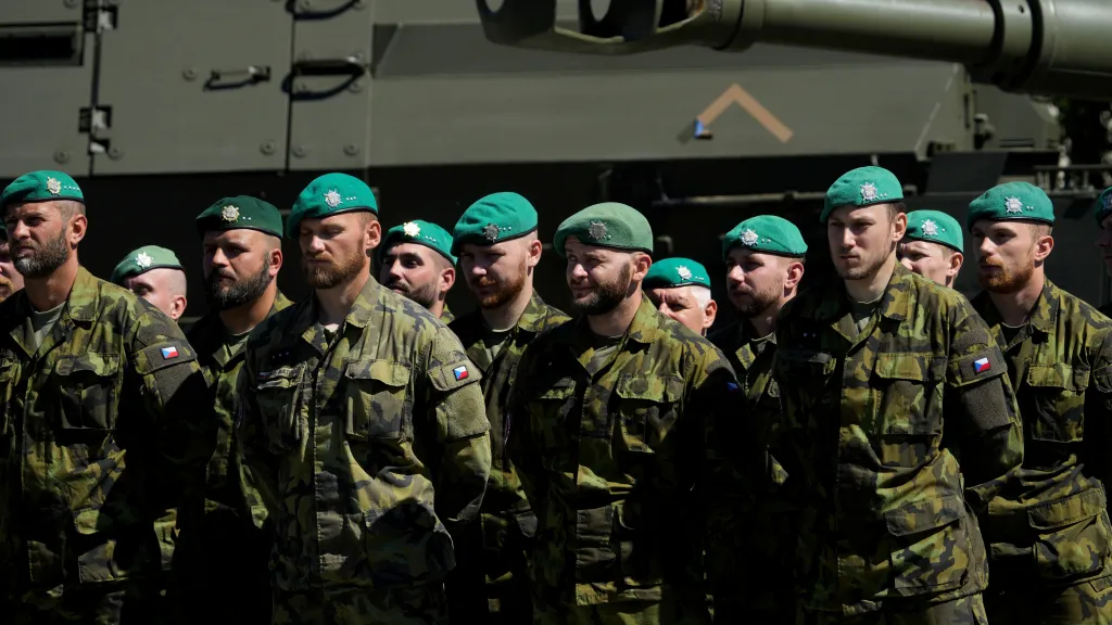 Čeští vojáci na cvičení NATO. Ilustrační snímek