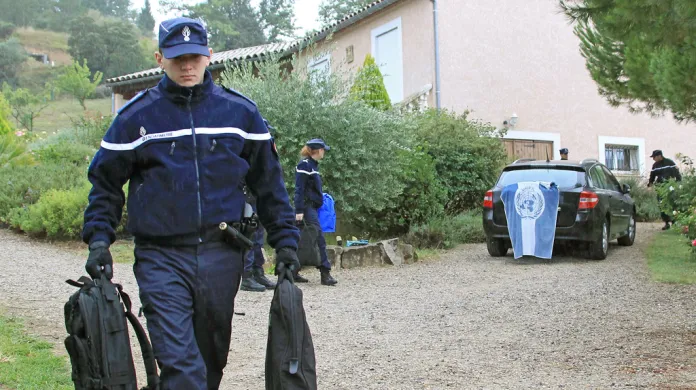 Zásah francouzské policie v domě Breivikova otce