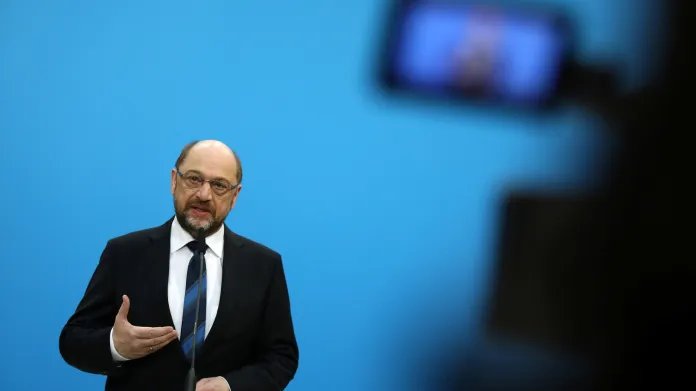 Schulz chce do podoby koaliční smlouvy zahrnout víc témat SPD