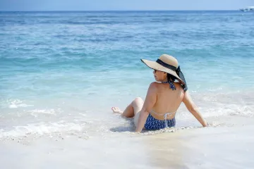 Koruna se startem léta posiluje, turisté v cizině ušetří