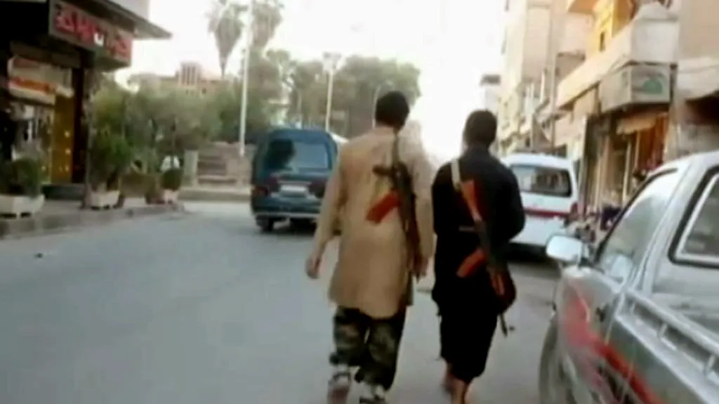 Příslušníci IS na dobytém území