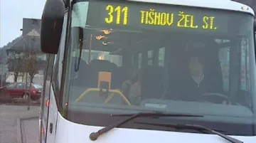 Policie kontrolovala řidiče autobusů