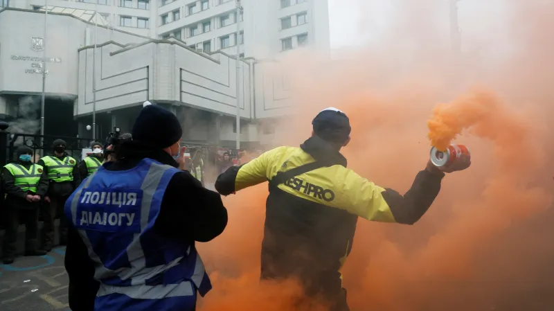 Protest před ústavním soudem v Kyjevě