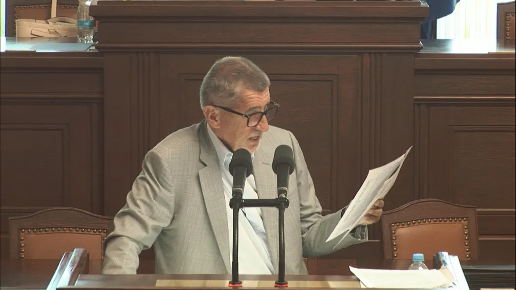 Andrej Babiš při projevu ve sněmovně