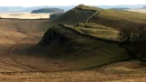 Památkově chráněný Hadriánův val na severu Anglie přišel o ikonický javor