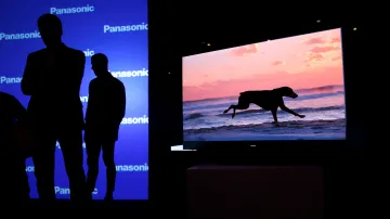 Nová série televizí Panasonic, Panasonic HZ2000 4K OLED
