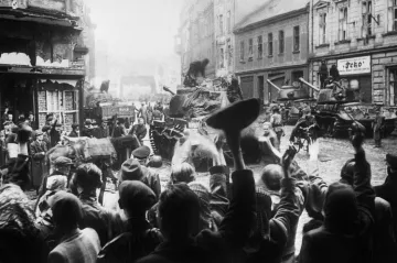 Ostrava si připomene 75. výročí osvobození svíčkami v oknech. O operaci chystá město knihu