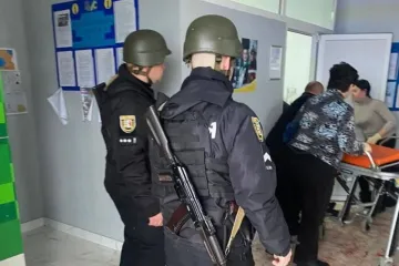 Zastupitel v zakarpatské obci odpálil granáty na jednání samosprávy, zranil nejméně 26 lidí