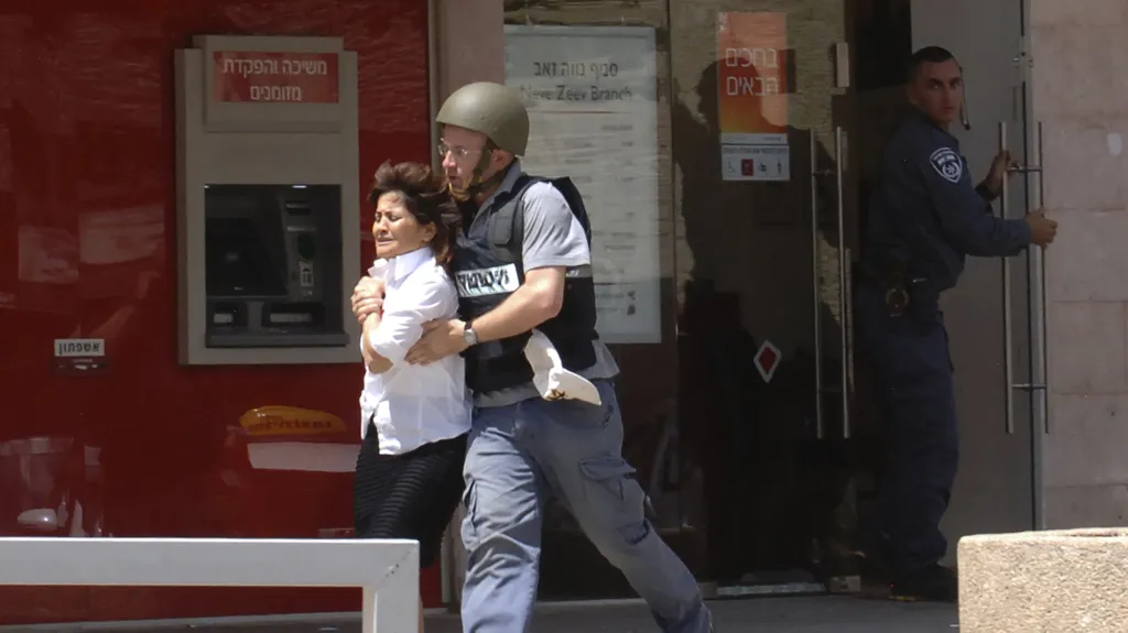 Ženě se podařilo útočníkovi uniknout