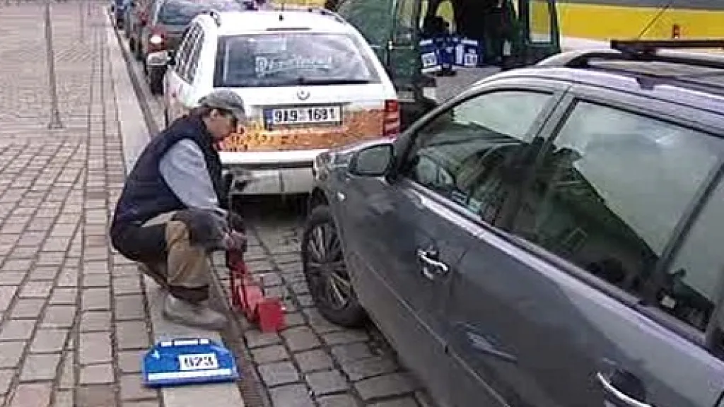Instalace botičky na kolo auta