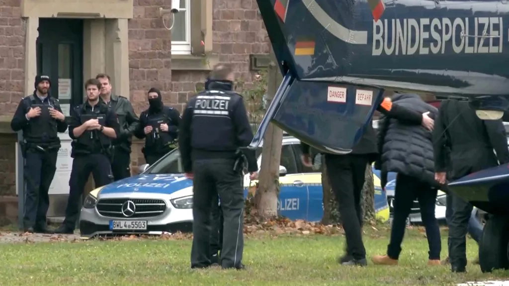 Německá policie při razii proti pučistům