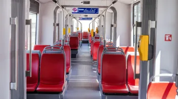 Zahájení zkušebního provozu nové tramvaje Škoda 52T