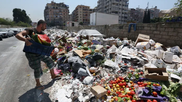 Odpadky v Bejrútu končí na ulici