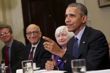 Republikáni vydělávají na tvrzení, že bílí muži jsou terčem útoku, řekl Obama