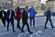 Premiér Babiš zrušil zahraniční cestu, prezident Zeman vyjádřil soustrast pozůstalým