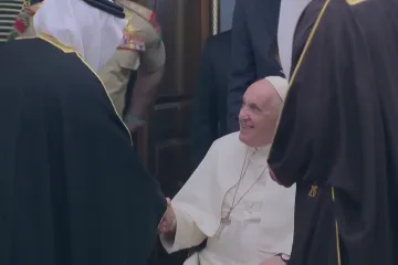 František je v Bahrajnu. Čeká se, zda veřejně promluví o dodržování lidských práv v zemi