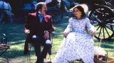 Jean Rochefort a Ornella Mutiová v televizní minisérii Hrabě Monte Christo (1998)
