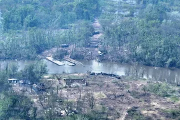 Obránci na východě Ukrajiny bojují o řeku Severní Doněc. Pokračují ruské útoky na Azovstal