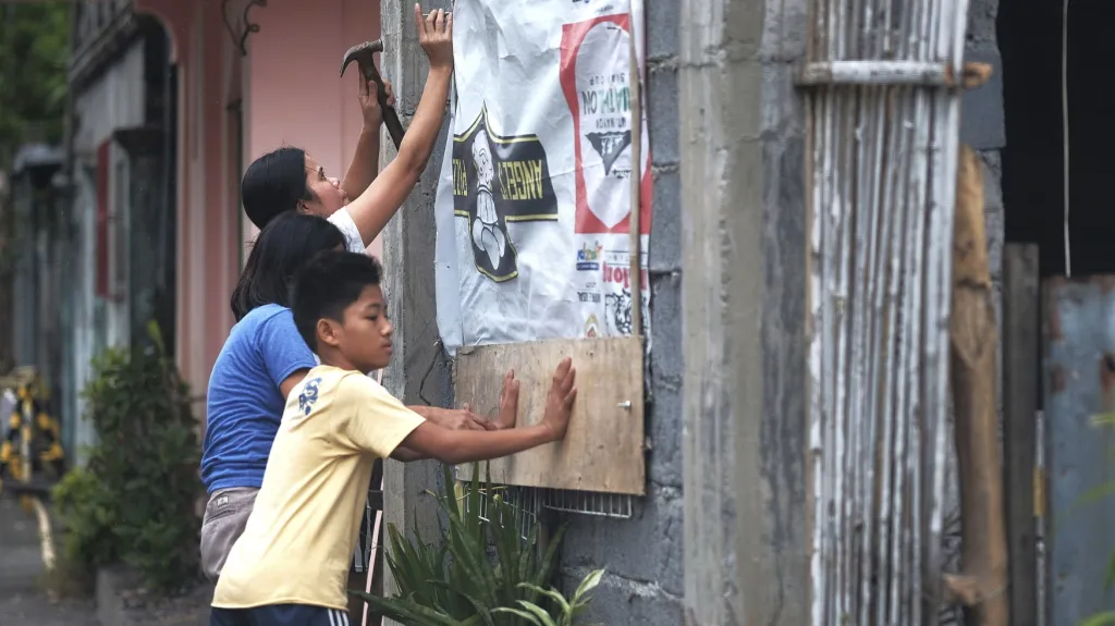 Filipínci se připravují na tajfun Kammuri