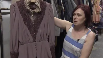 V těchto šatech hrála Vlasta Fialová jednu z posledních rolí