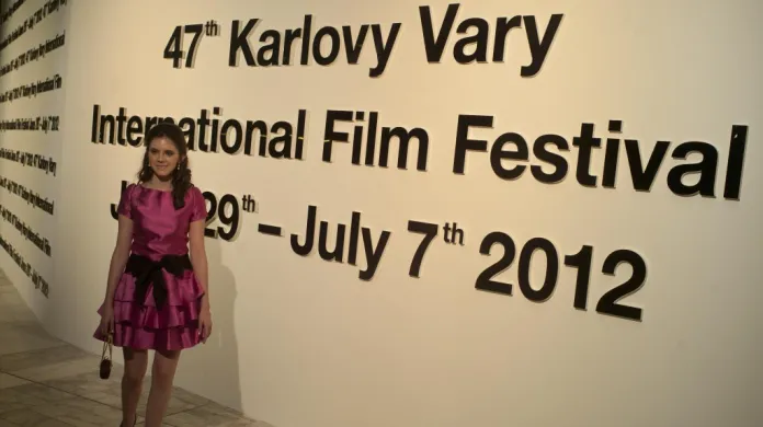 Kara Haywardová na 47. MFF Karlovy Vary, kde předsatavila snímek Až vyjde měsíc (Moonrise Kingdom)