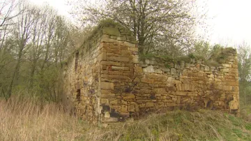 Ruiny zaniklé obce Vitín na Ústecku