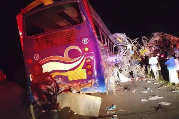 Při srážce dvou autobusů v Ugandě zahynulo 46 lidí