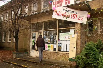 Co s bývalou poliklinikou? Podle aktivistů sociální centrum