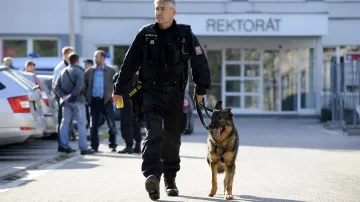 Policisté prohledávají prostory Univerzity Pardubice