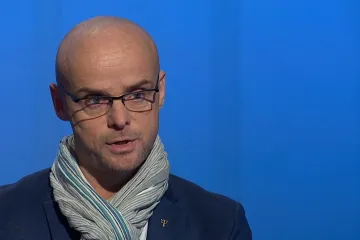 Lidem se rozpadá prožitek toho, že svět dává smysl, říká psycholog Štrobl