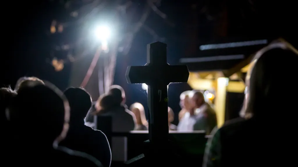 Půlnoční mše v místě kostela Božího Těla