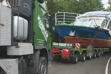 Lipno bude brázdit nový parník. Vyhlídkovou loď Smetana přivezli z Rakouska