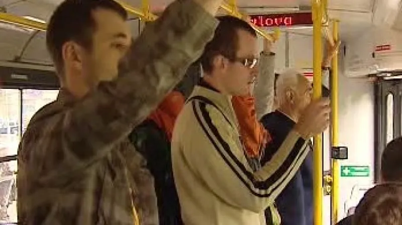 Cestující pražskou MHD