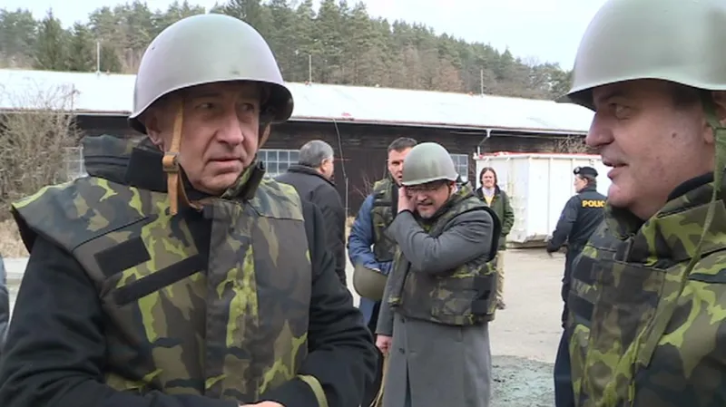 Andrej Babiš (vlevo) ve Vrběticích