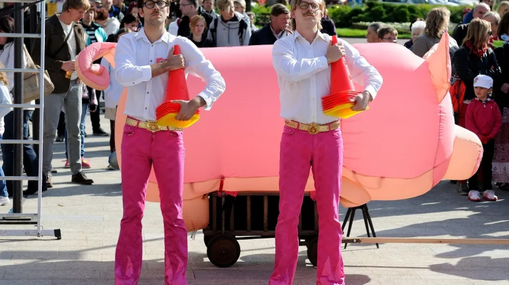 Bratři v tricku / Cirkus hraček