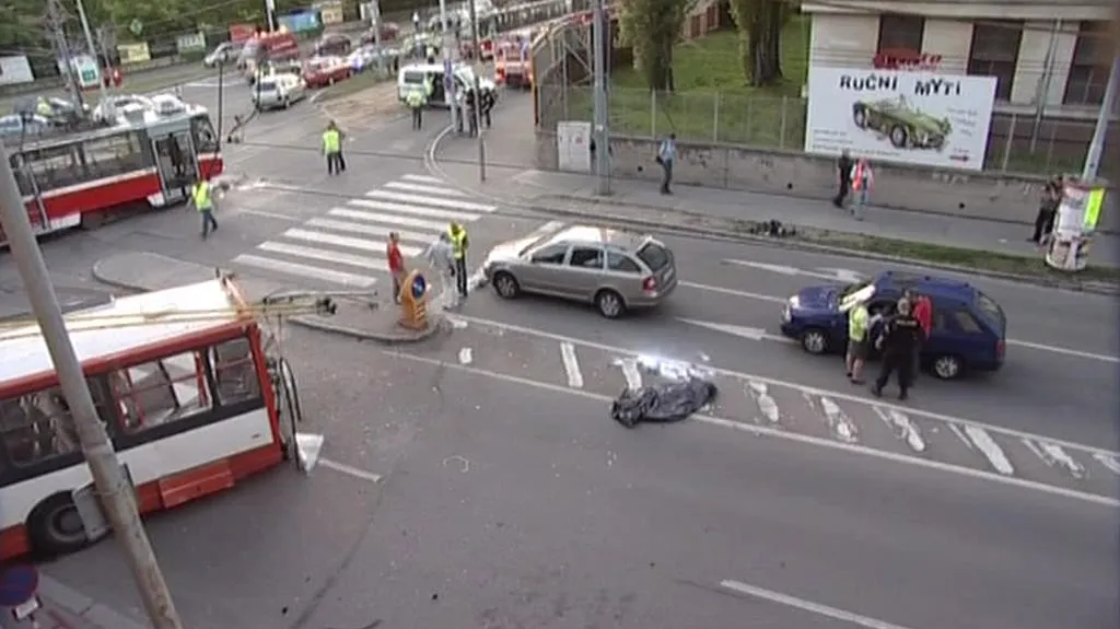 Nehoda tramvaje a trolejbusu