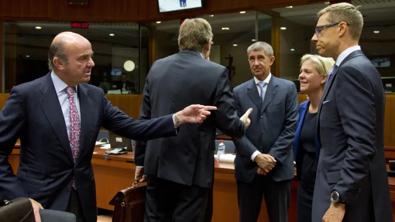 Zleva španělský ministr Luis de Guindos, český ministr Andrej Babiš a finský ministr Alexander Stubb