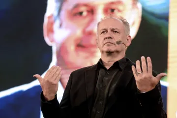Kiska oficiálně stanul v čele strany Za ľudí. Ve volbách chce dosáhnout dvouciferného výsledku