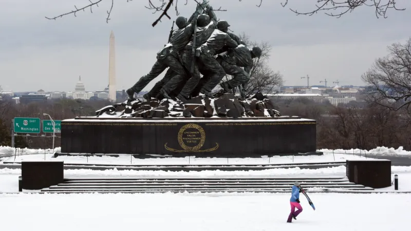 Památník členům americké námořní pěchoty v Arlingtonu
