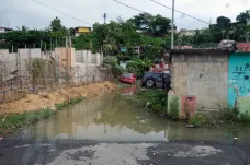 Hurikán Dorian v Karibiku způsobil záplavy. O víkendu zesílí a udeří na Floridu, Trump ruší cestu do Polska