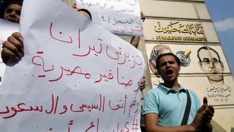 Protest v Egyptě proti předání strategických ostrovů Rijádu