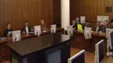 Noční zasedání krizového štábu
