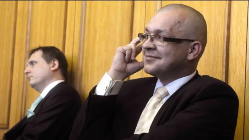 Bude Škárka poslancem ve vězení?