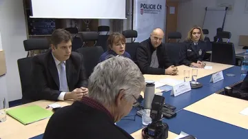 Starosta Vladan Krásný (ODS) na tiskové konferenci policie